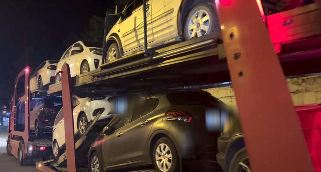 Batman&rsquo;da ara&ccedil;ta zulalanmış 24 kilo 600 gram metamfetamin ele ge&ccedil;irildi
