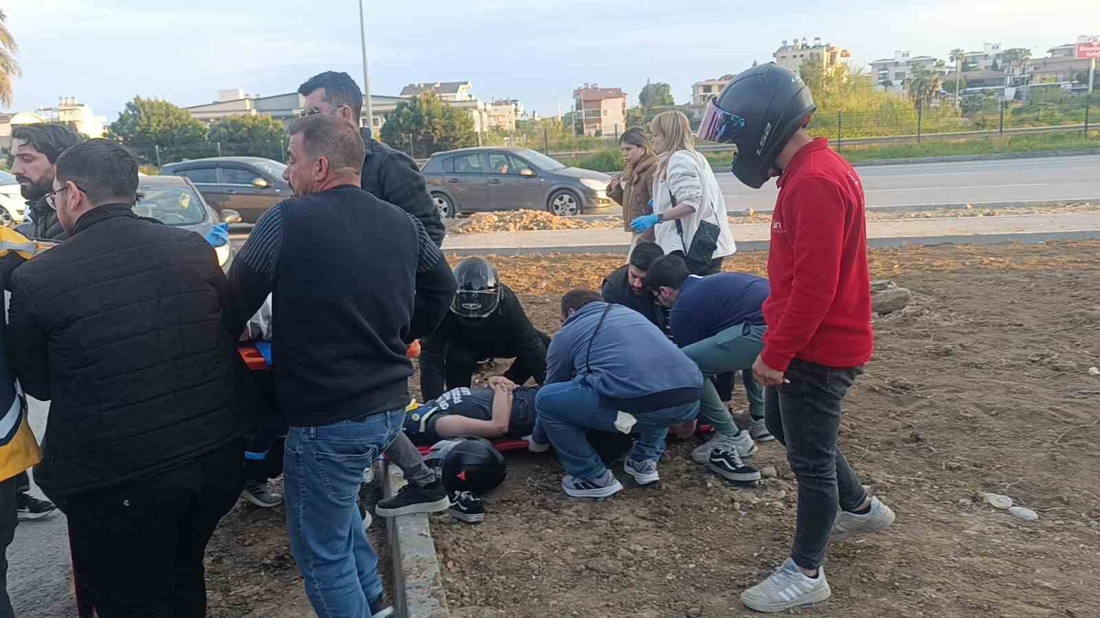 &Ccedil;arpmanın etkisiyle 20 metre fırlayıp ref&uuml;jdeki toprağa d&uuml;ş&uuml;p hayata tutundular: 2 yaralı
