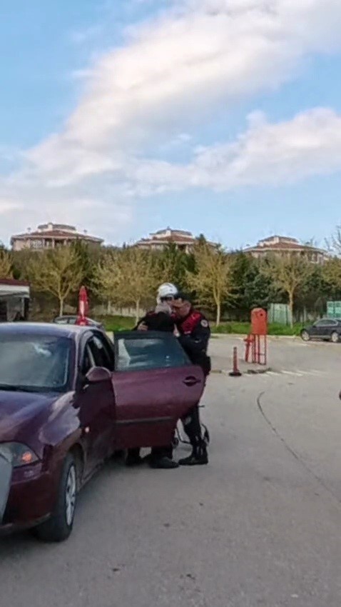 Jandarmanın hızlı refleksi hayat kurtardı
