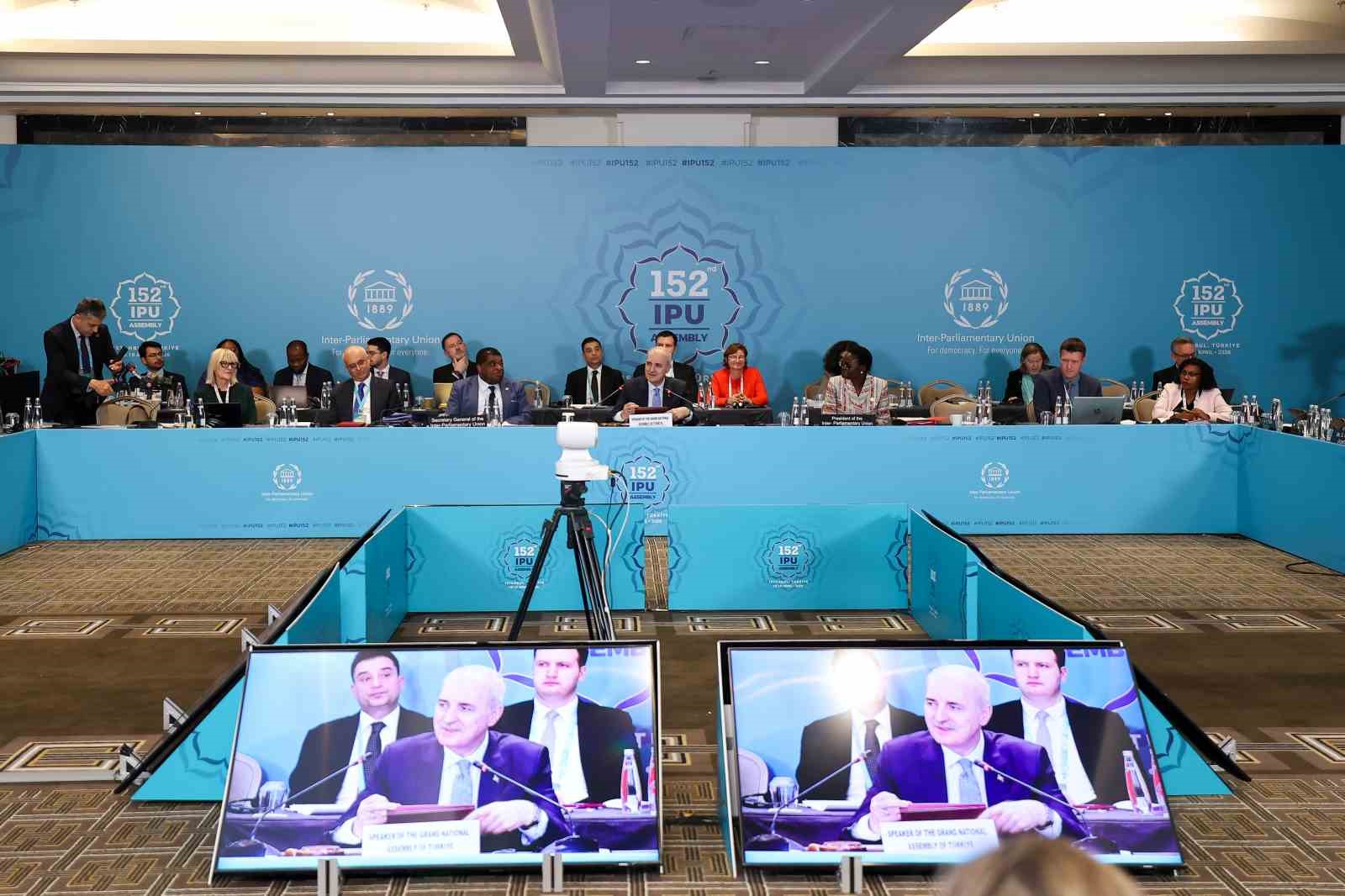 TBMM Başkanı Numan Kurtulmuş: "Adaletsizliğe ve &ccedil;atışmalara karşı sesimizi y&uuml;kseltmek gelecek nesillere karşı sorumluluğumuzdur"
