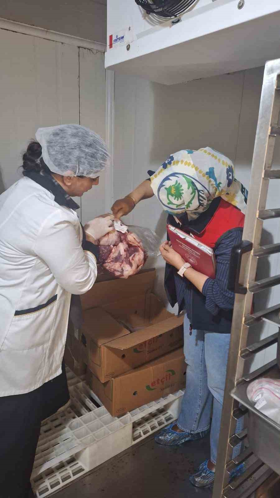 &Ccedil;anakkale&rsquo;de yurt yemekhanelerine eş zamanlı denetim
