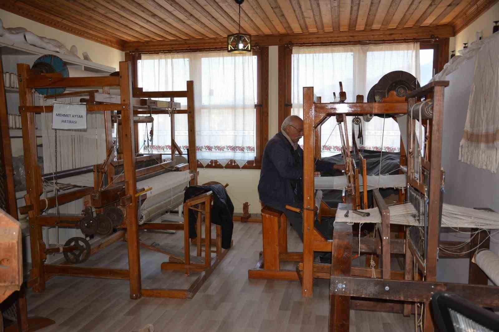 Babadağ&rsquo;ın asırlık geleneği tezg&acirc;hlarda yeniden canlanıyor
