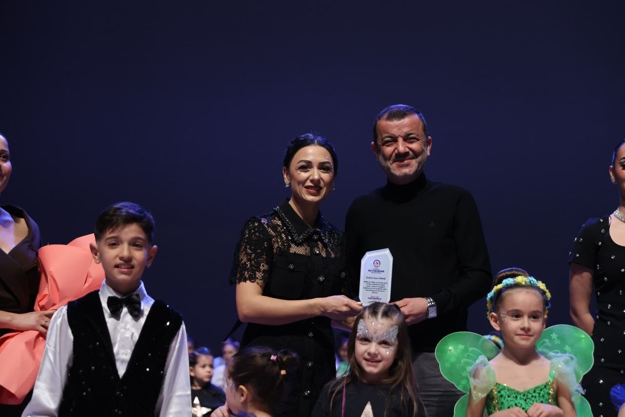 Denizli B&uuml;y&uuml;kşehir&rsquo;in 23 Nisan etkinlikleri miniklerle başladı
