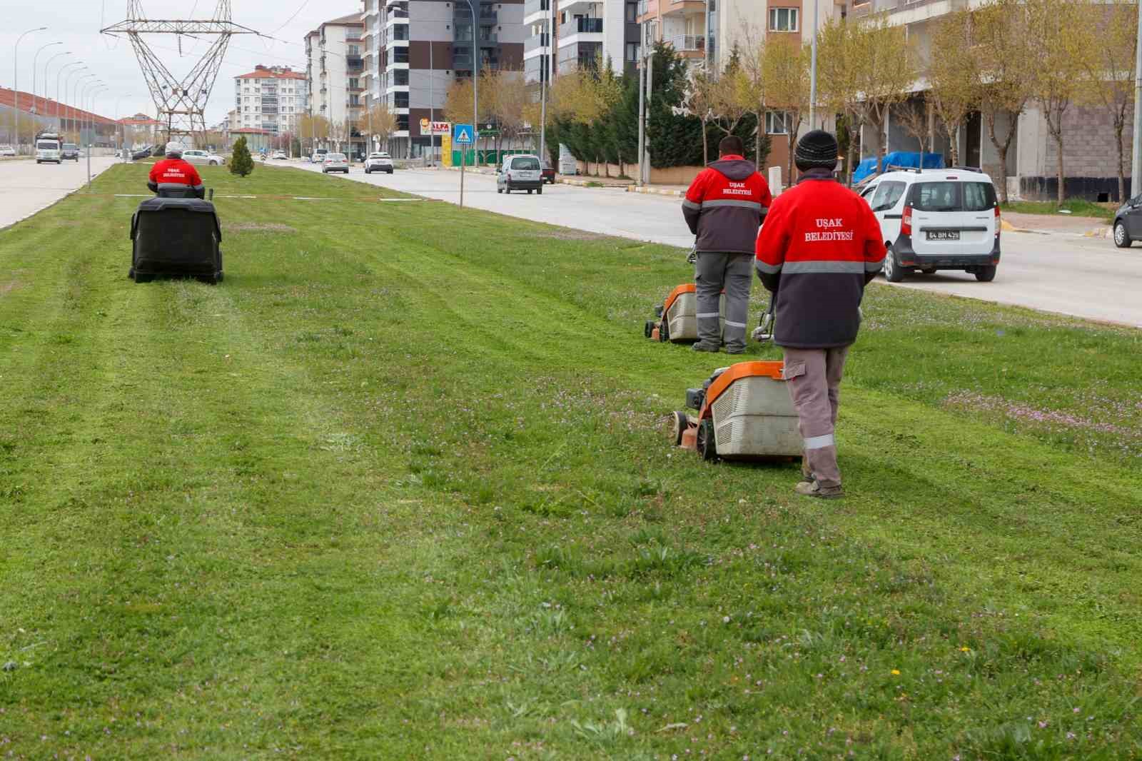Uşak&rsquo;ta parklar yaza hazırlanıyor
