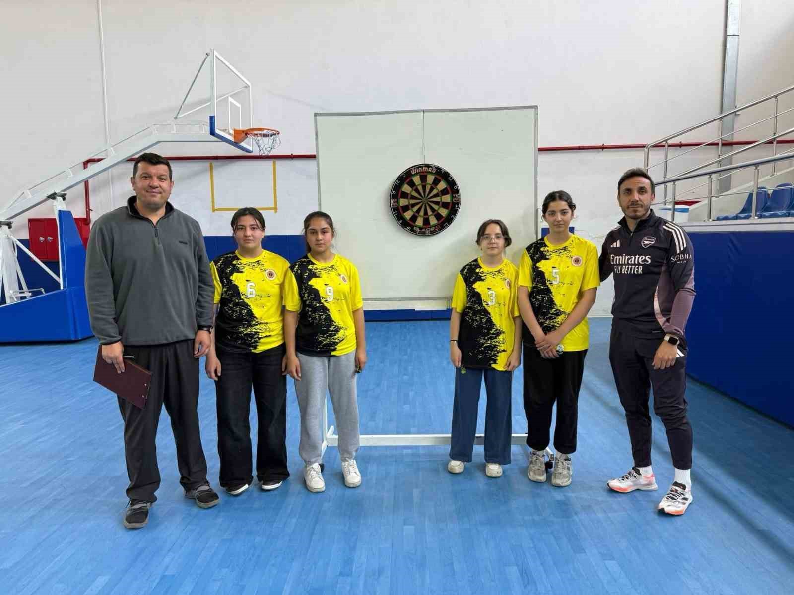 Tomarza’da 23 Nisan coşkusu masa tenisi ve dart turnuvalarıyla yaşandı