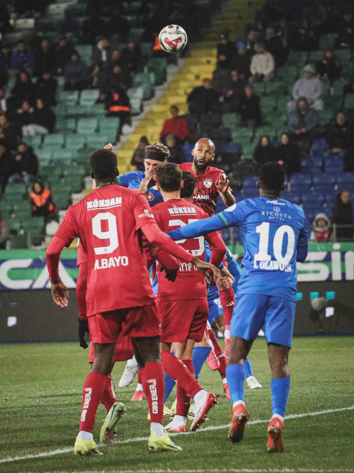 Trendyol S&uuml;per Lig: &Ccedil;aykur Rizespor: 0 - Gaziantep FK: 1 (İlk yarı)
