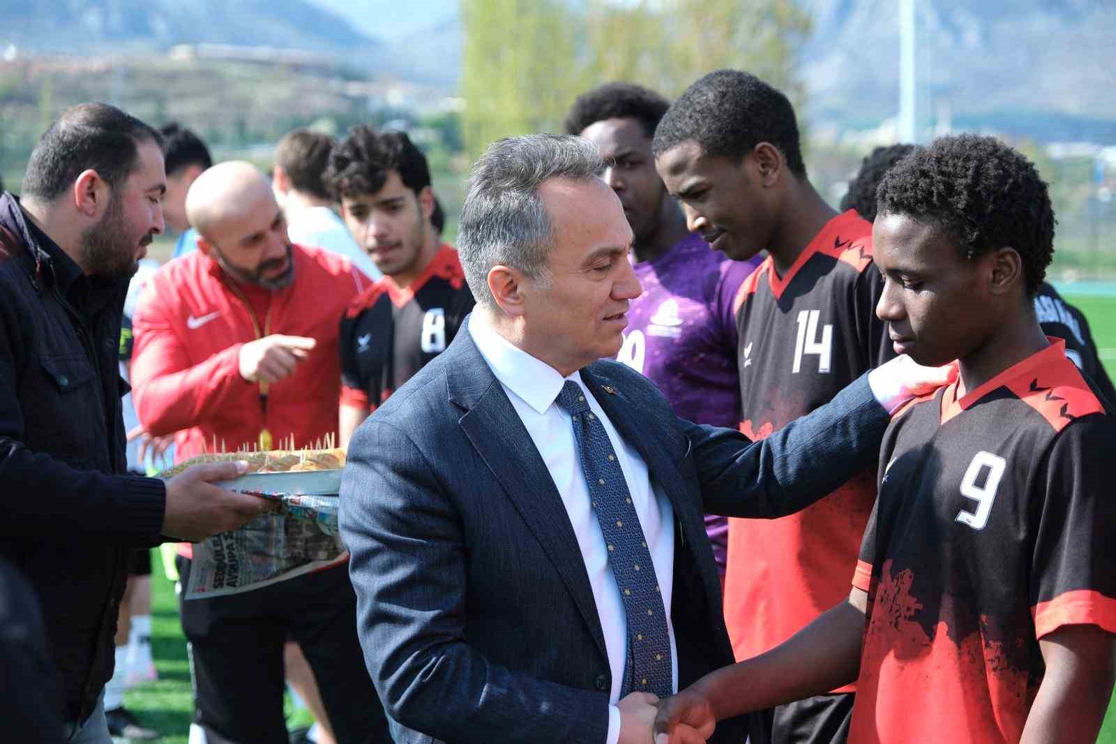 Tokat’ta gençler futbol turnuvasında buluştu