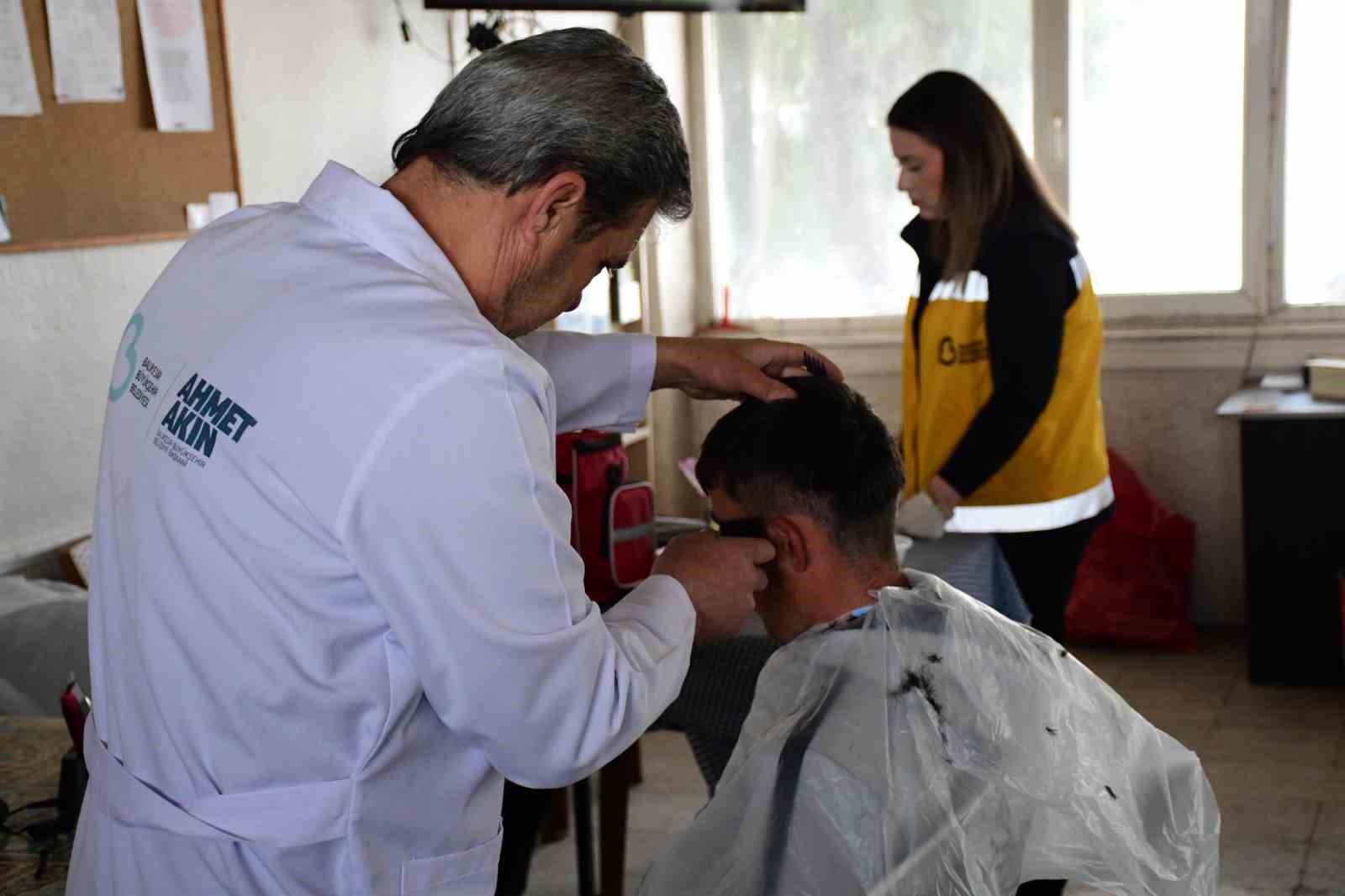 Büyükşehir Belediyesi, yakın berber ve evde bakım hizmetleri  vatandaşın yanında
