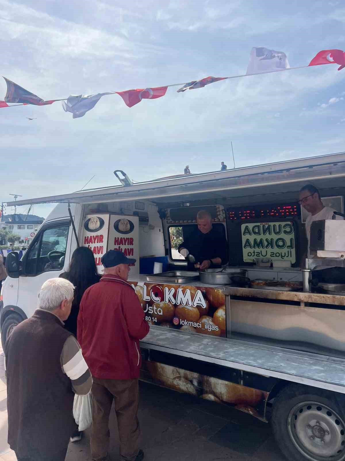 Ayvalık H&uuml;samettin Cindoruk&rsquo;u unutmadı
