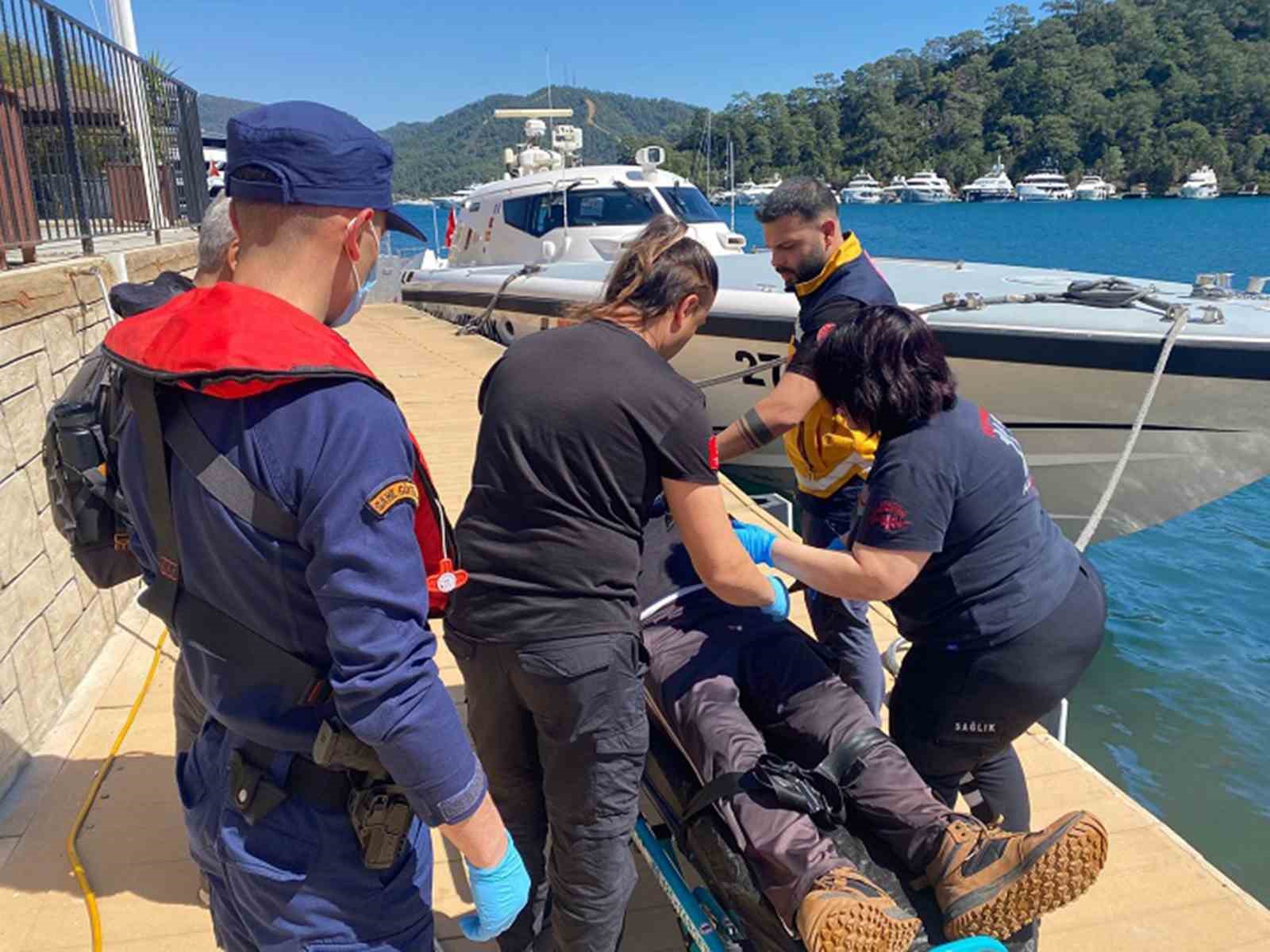 Fethiye’de koyda rahatsızlanan vatandaşa tıbbi tahliye