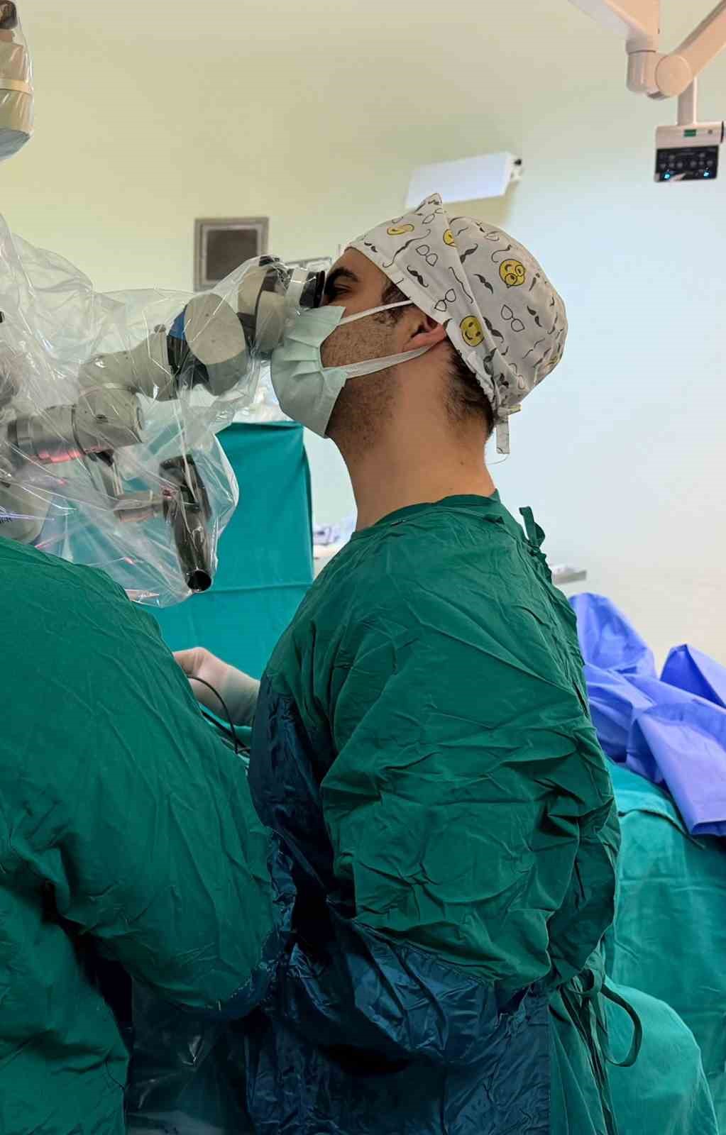 Ağrı&rsquo;da bir haftada &uuml;&ccedil; ileri d&uuml;zey beyin t&uuml;m&ouml;r&uuml; ameliyatı başarıyla ger&ccedil;ekleştirildi
