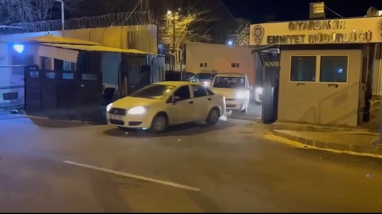 Diyarbakır&rsquo;da dolandırıcılık operasyonu: 10 tutuklama
