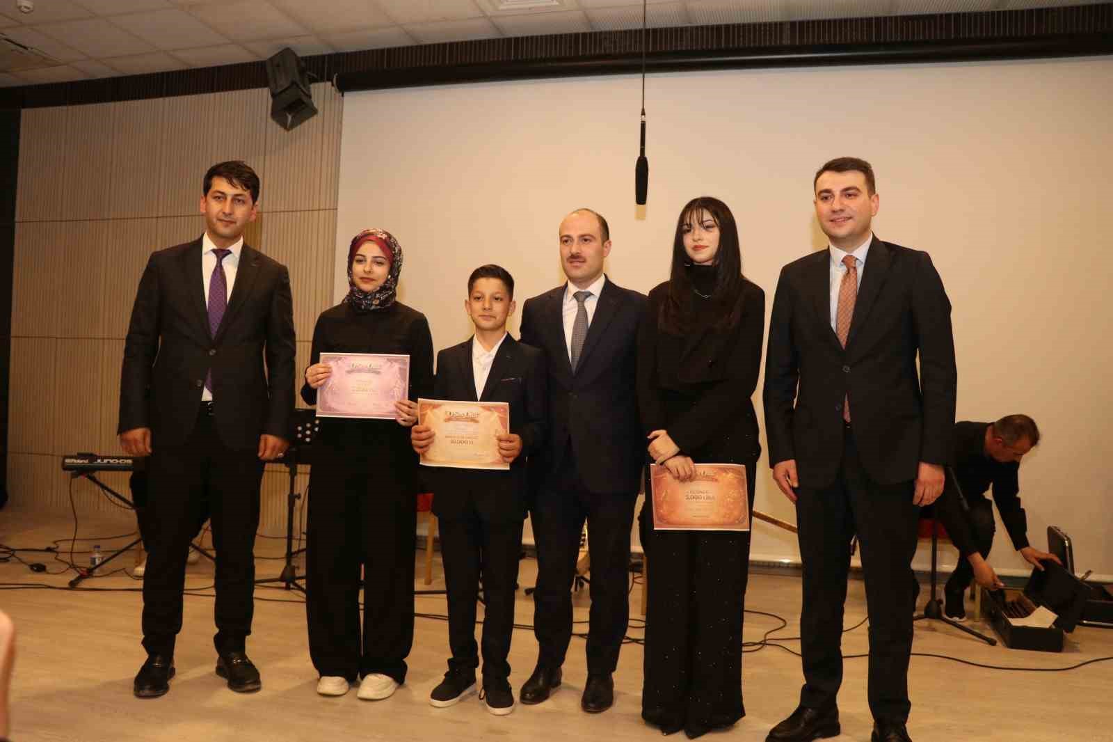 Oltu’da genç sesler ter döktü