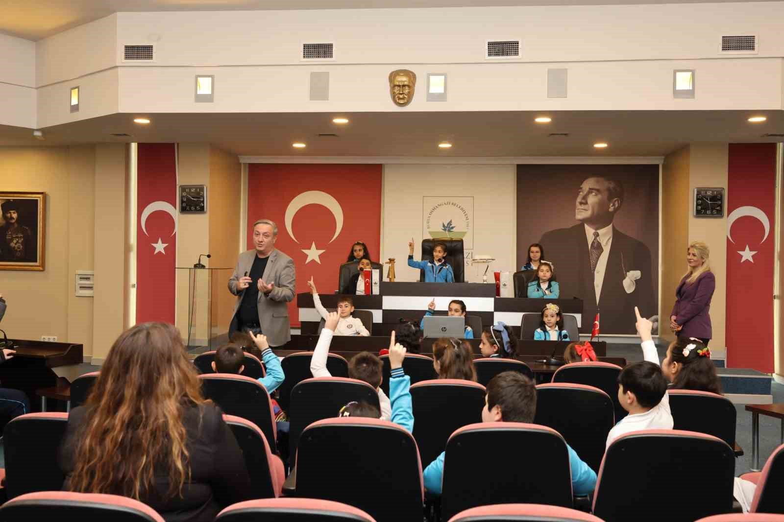 Osmangazi Belediyesi&rsquo;nden &ccedil;ocuklara yerel y&ouml;netim bilinci
