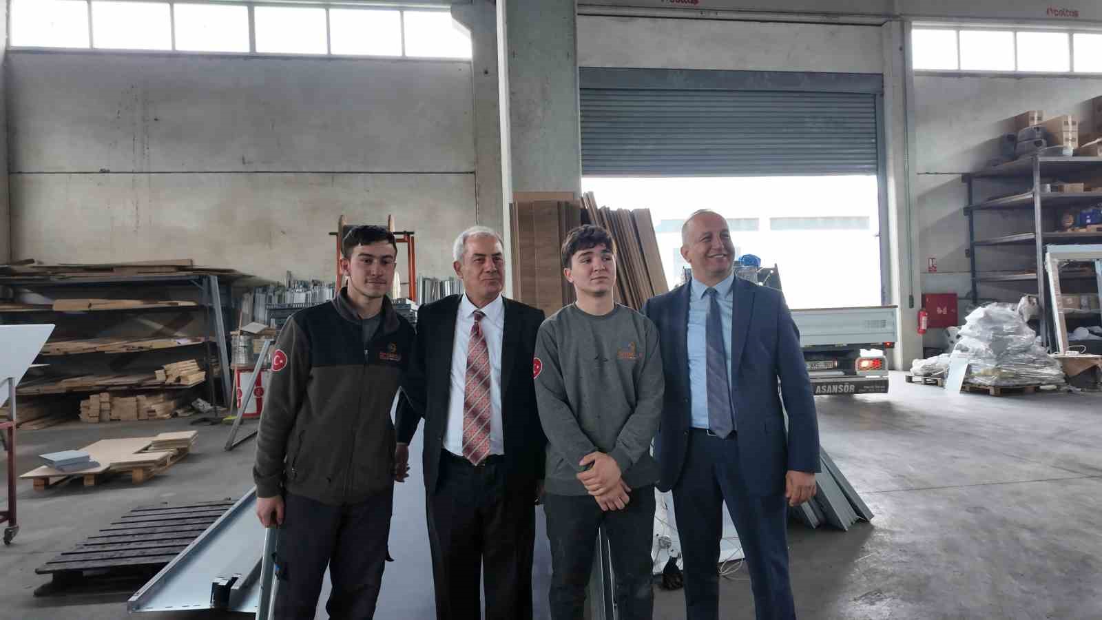 Bafra&rsquo;da meslek sınıfta değil sahada &ouml;ğreniliyor
