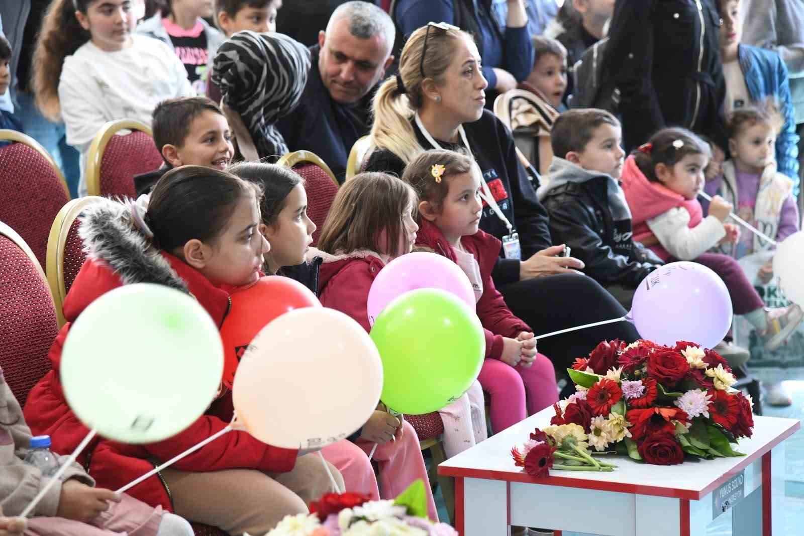 Osmaniye kitap fuarı ilk 3 günde 30 bin ziyaretçiyi ağırladı