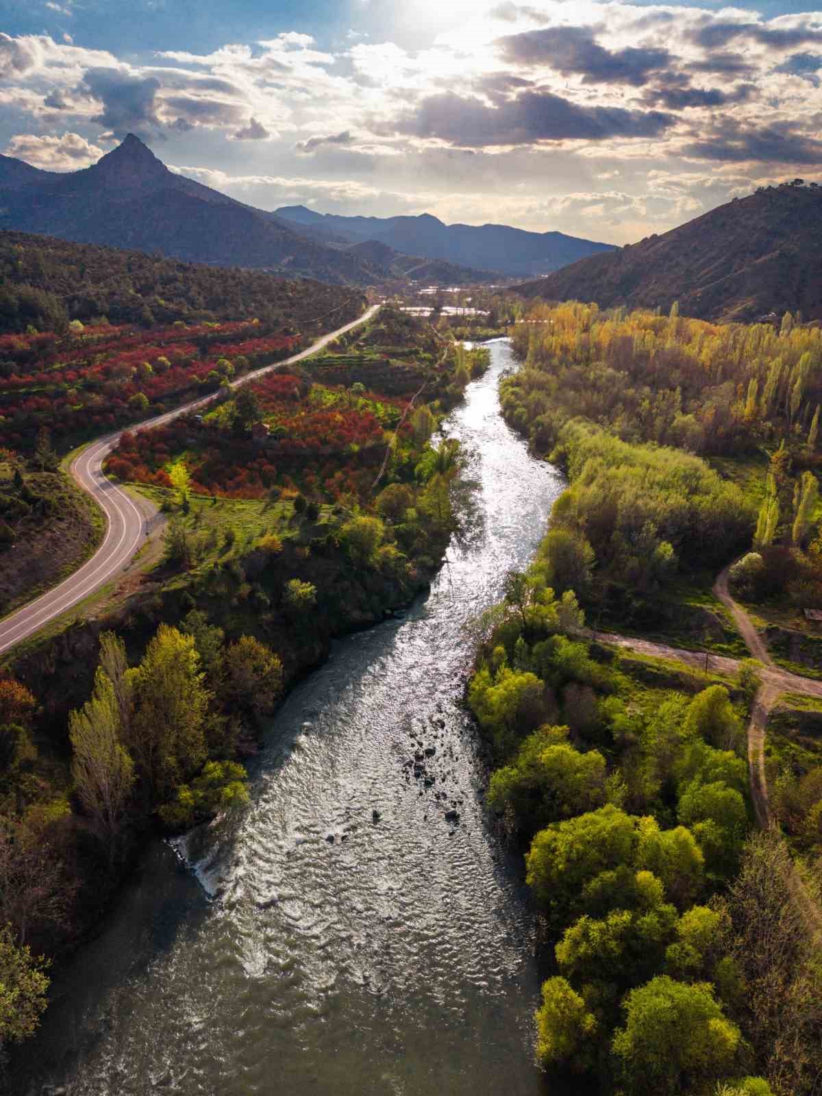 Sakarya Nehri&rsquo;nin eşsiz manzarası havadan g&ouml;r&uuml;nt&uuml;lendi
