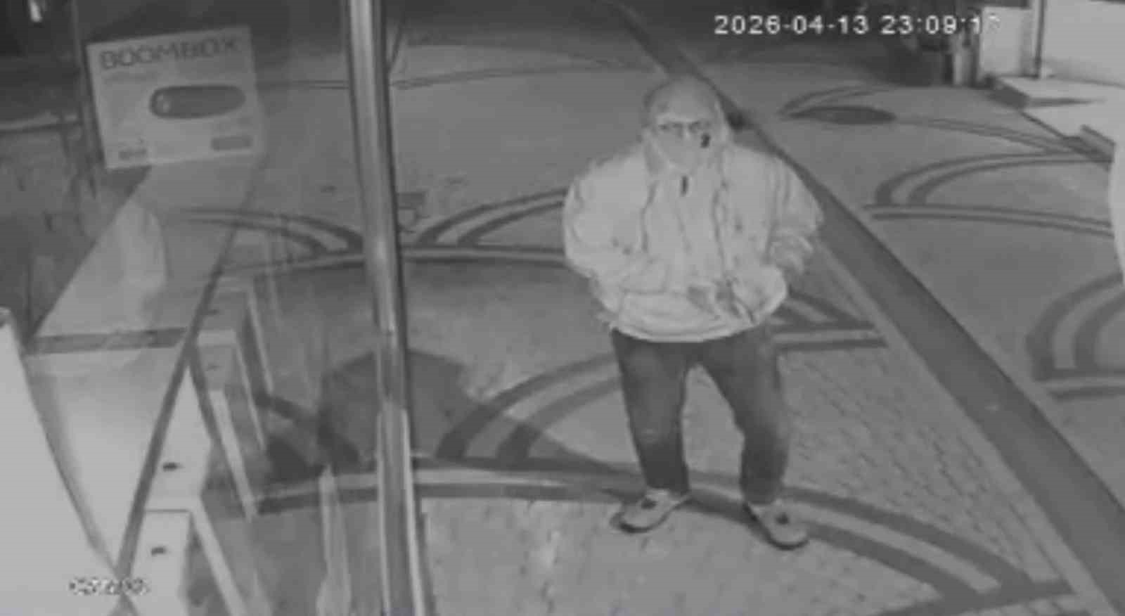 Ordu’da telefon hırsızlığı kamerada