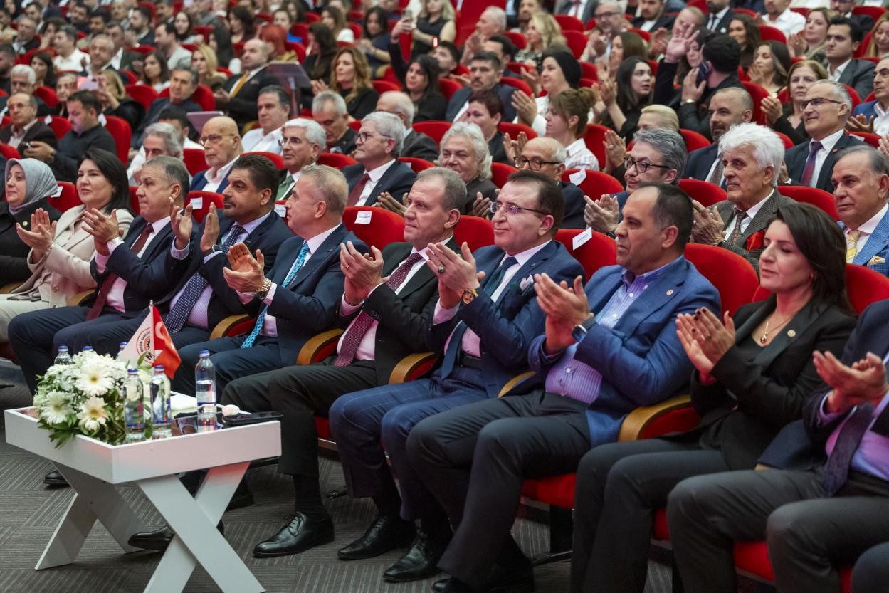 Başkan Se&ccedil;er: "Mersin&rsquo;i daha &uuml;st noktalara taşımak istiyoruz"
