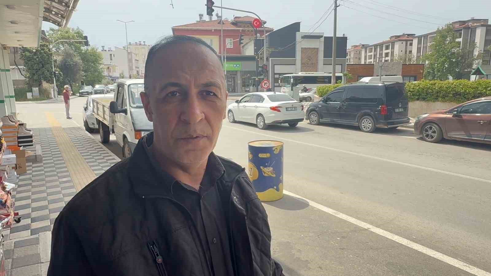 Kendi motosikleti gibi &ccedil;alıp g&ouml;t&uuml;rmesi saniyeler s&uuml;rd&uuml;
