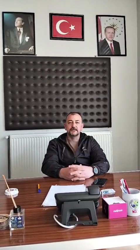 G&ouml;ky&uuml;z&uuml;nde g&uuml;l&uuml;mseten anlar, paraş&uuml;t&ccedil;&uuml;y&uuml; &ccedil;aya davet etti
