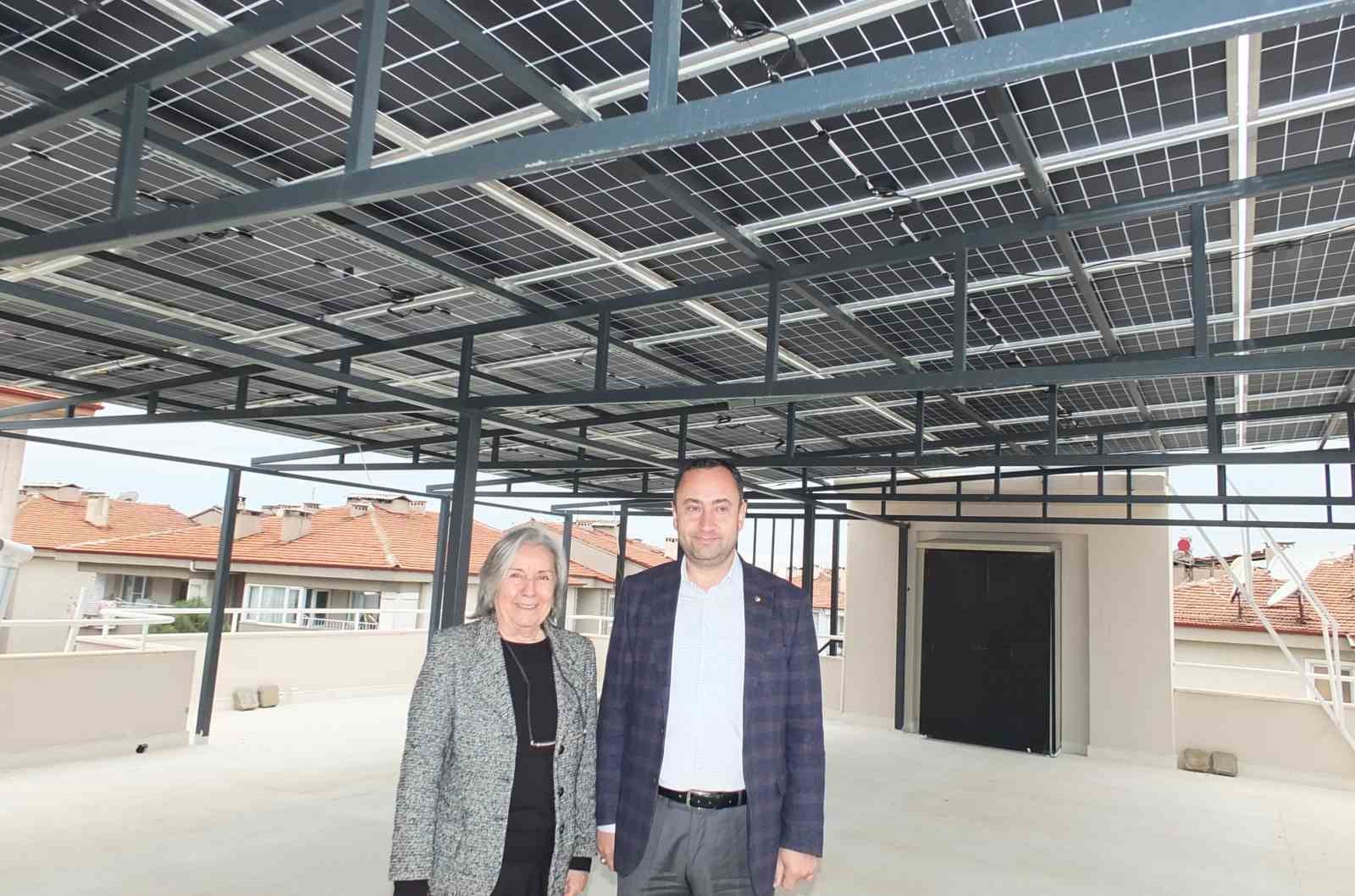 Burhaniye&rsquo;de Kenan Sucuoğlu Huzurevi imeceyle 5 yıldızlı otel gibi oldu
