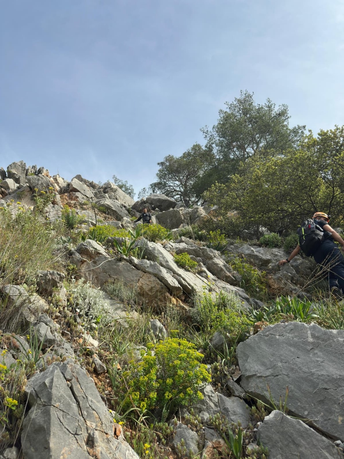 Y&uuml;r&uuml;y&uuml;şe &ccedil;ıktığı dağlık alanda kayboldu: AFAD ekiplerince dronla bulundu
