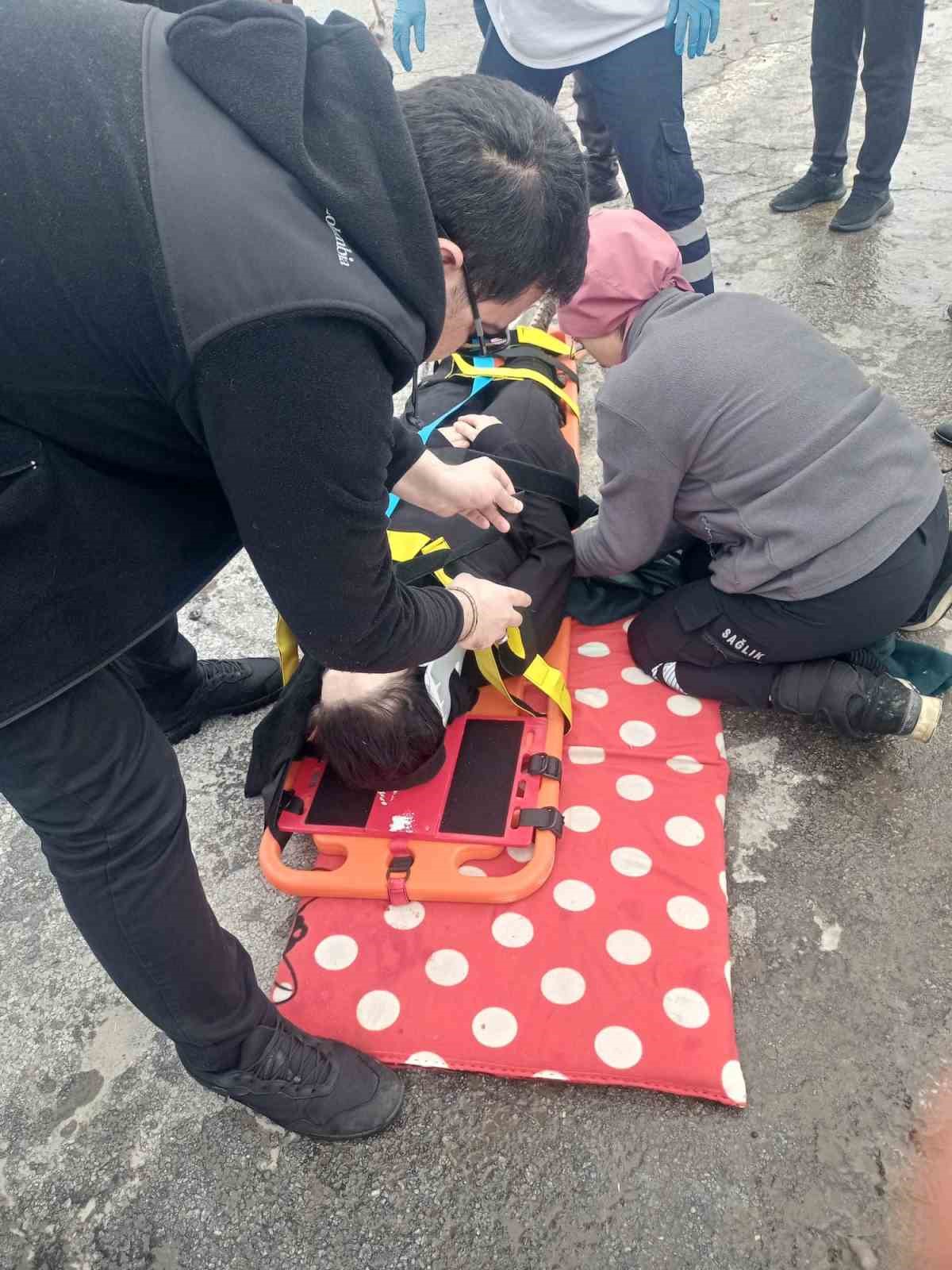 Bitlis&rsquo;te iki ayrı kaza: 12 yaralı
