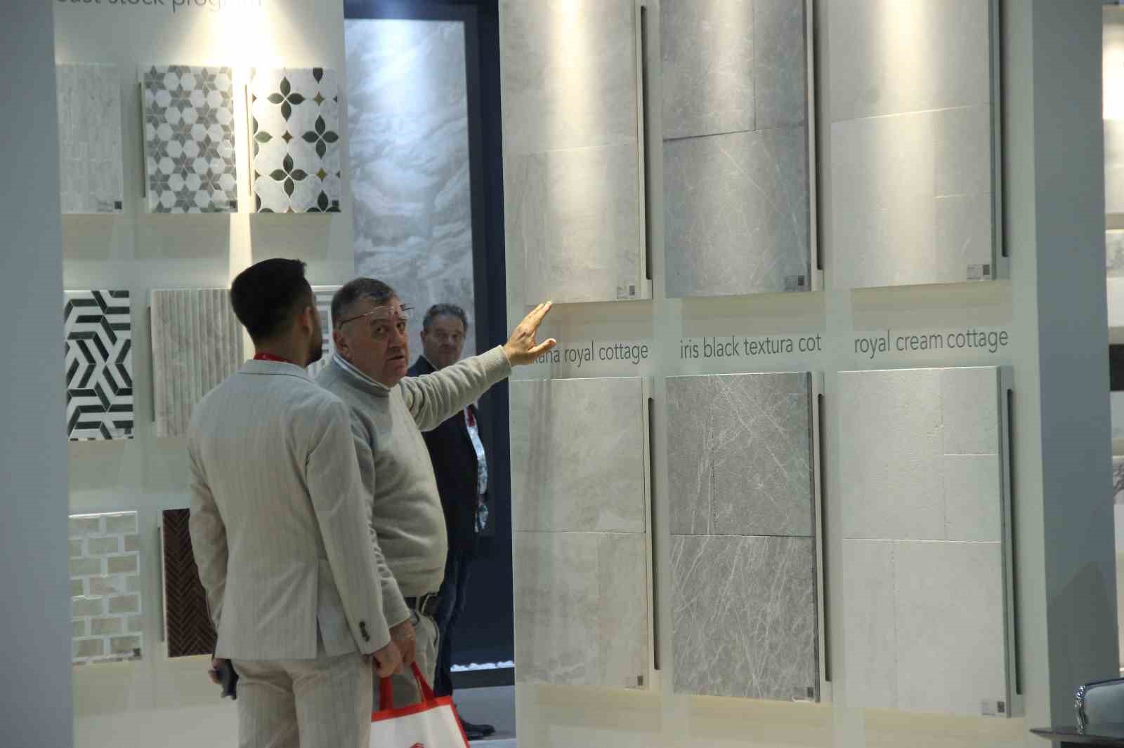 Doğal taşın kalbi İzmir’de atıyor