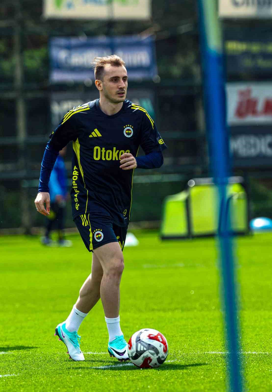 Fenerbah&ccedil;e, &Ccedil;aykur Rizespor ma&ccedil;ının hazırlıklarını s&uuml;rd&uuml;rd&uuml;
