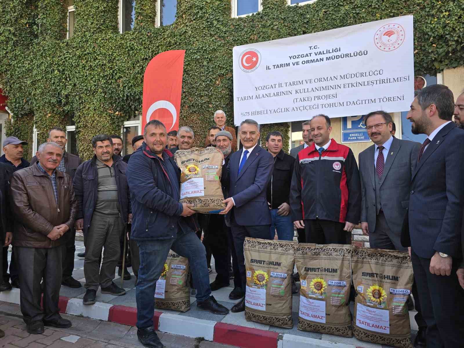 Yozgat’ta 676 paket yerli ve milli ayçiçeği tohumu dağıtıldı