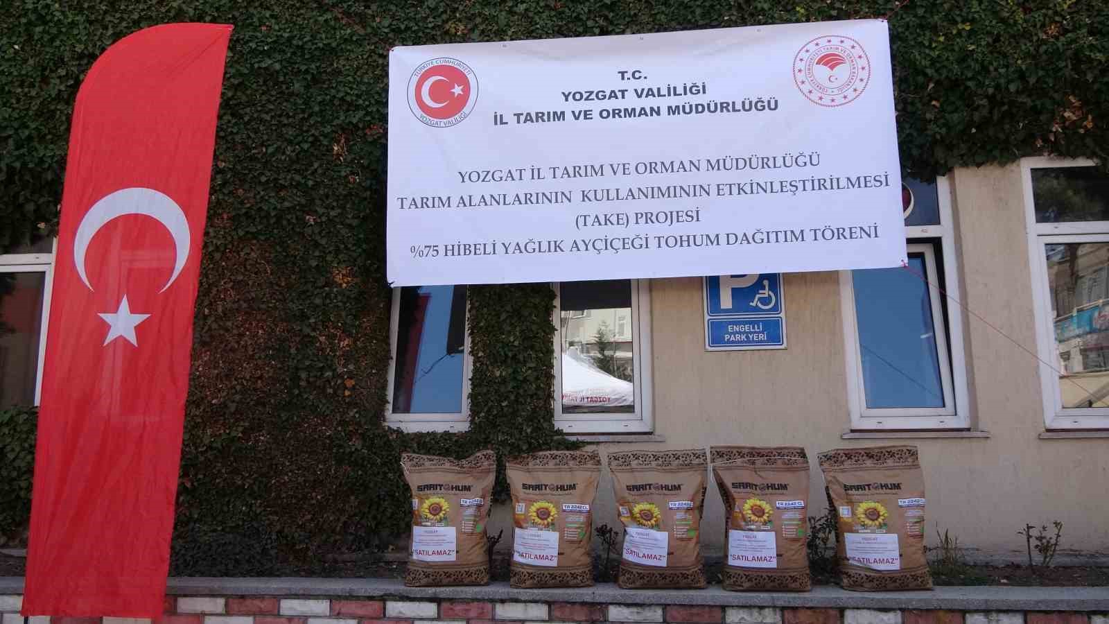 Yozgat’ta 676 paket yerli ve milli ayçiçeği tohumu dağıtıldı