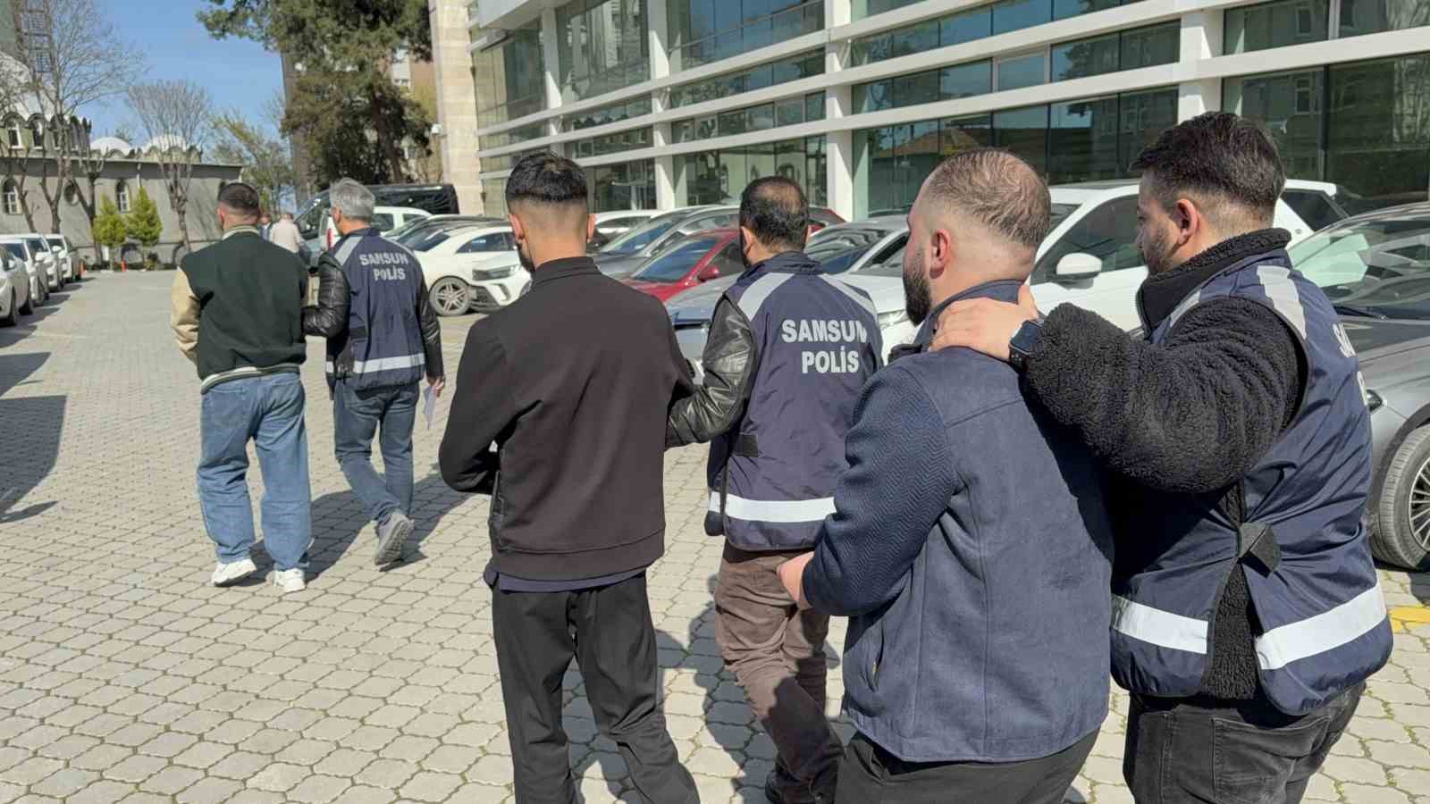 "Hesap fazla geldi" diye barı kurşunladılar, gündüz özür dileyip polise teslim oldular