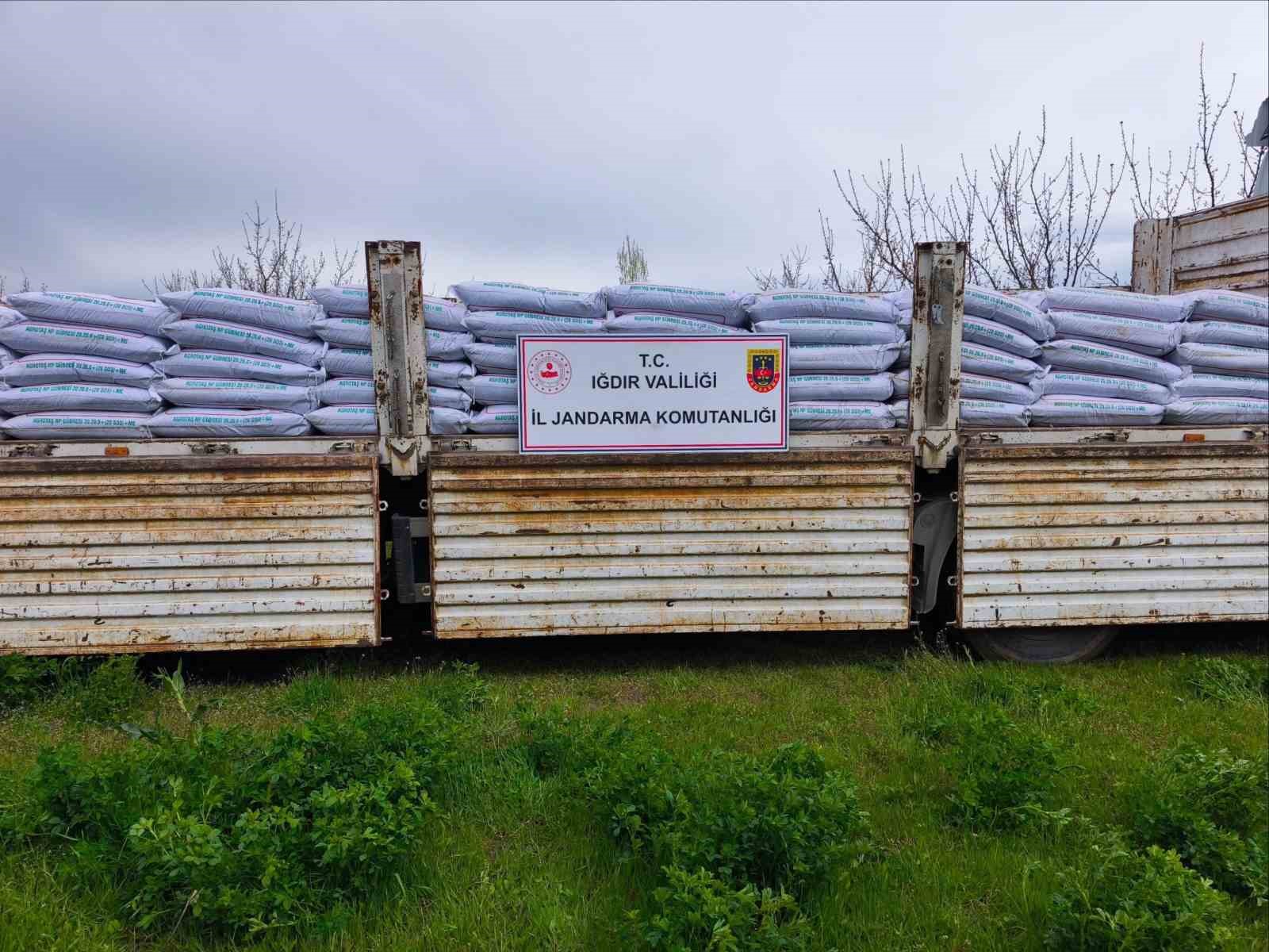Iğdır’da kaçak gübre operasyonu: 30 ton ürün ele geçirildi