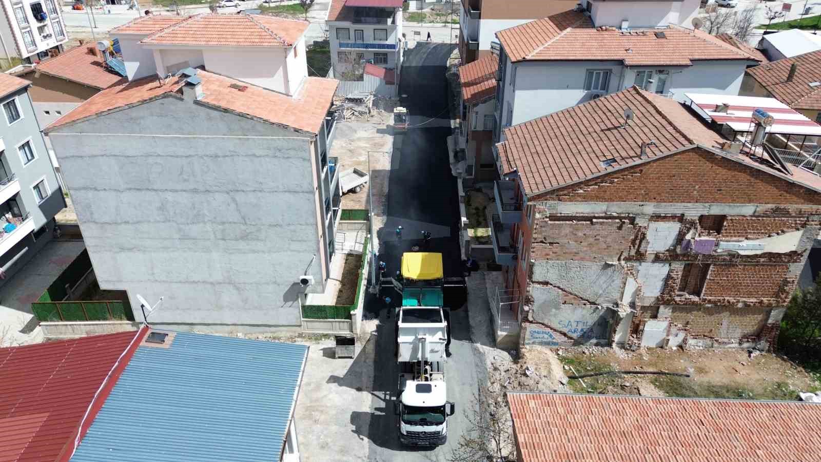 Battalgazi&rsquo;de asfalt &ccedil;alışmaları s&uuml;r&uuml;yor
