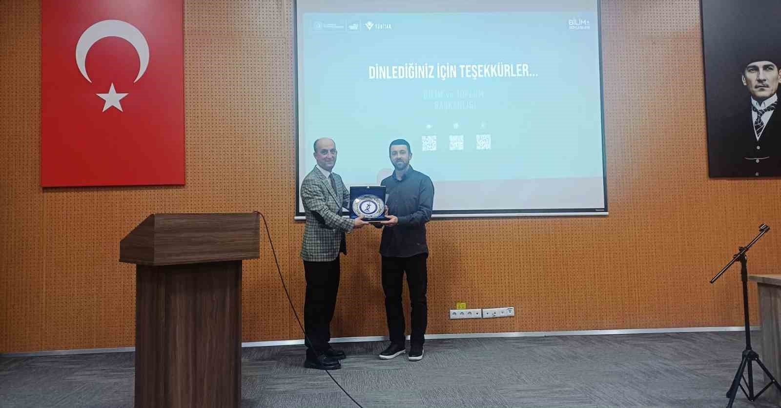 Hisarcık 15 Temmuz Şehitleri Anadolu Lisesi&rsquo;nde "İklim Değişikliği" Konferansı
