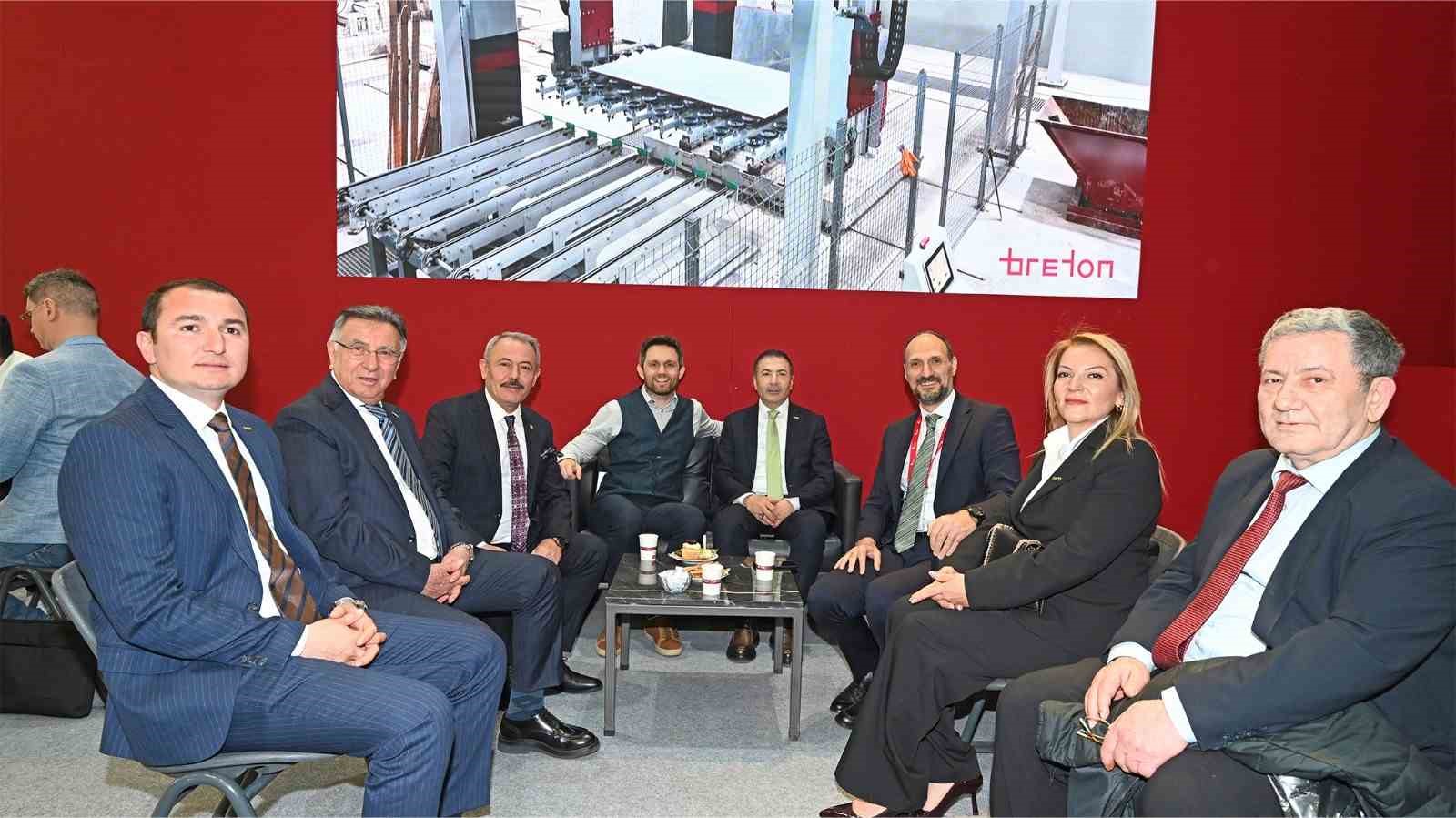 Denizli Ticaret Odası Başkanı Uğur Erdoğan: "&Uuml;r&uuml;nlerimizi satmak i&ccedil;in d&uuml;nyanın d&ouml;rt bir tarafına gidiyoruz"
