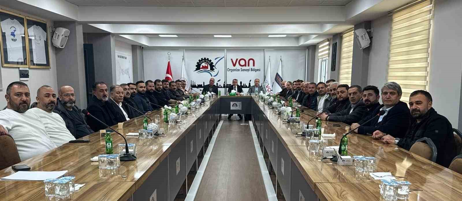 Başkan Memet Aslan sanayicilerle bir araya geldi