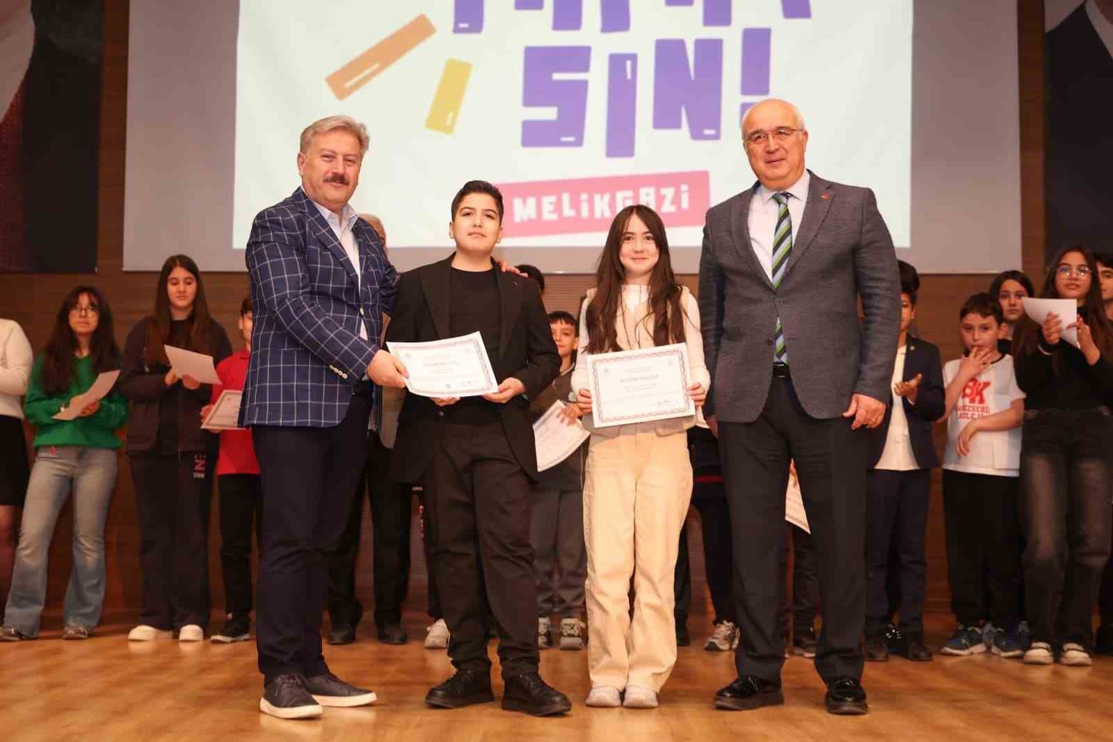 ’Sen Yaparsın Melikgazi’de başarılı olan küçük müzisyenler ödüllerini aldı