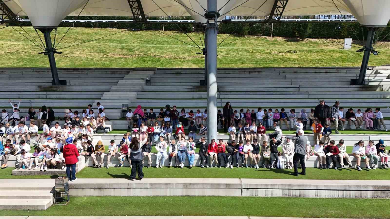 Ay&ccedil;i&ccedil;ek Bisiklet Vadisi&rsquo;nde minikler &ouml;ğrenciler ağırlandı
