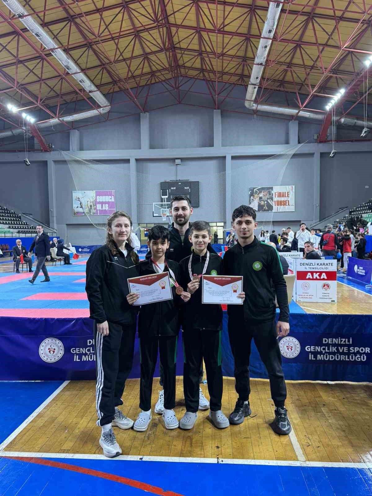 Manisalı karateciler Denizli’de fırtına gibi esti