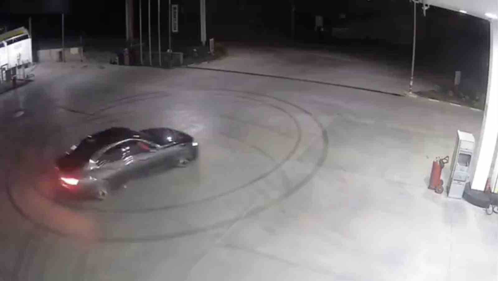 Bursa&rsquo;da drift yapan s&uuml;r&uuml;c&uuml;ye 140 bin TL ceza
