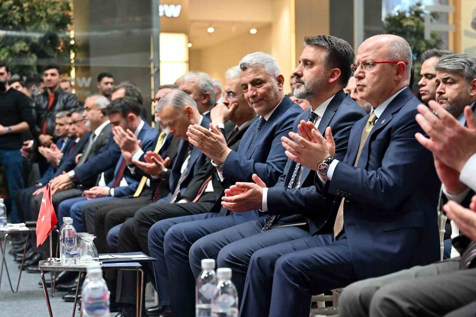 Başkanvekili Biba: İneg&ouml;l mobilyası d&uuml;nya &ccedil;apında bir başarı hikayesi
