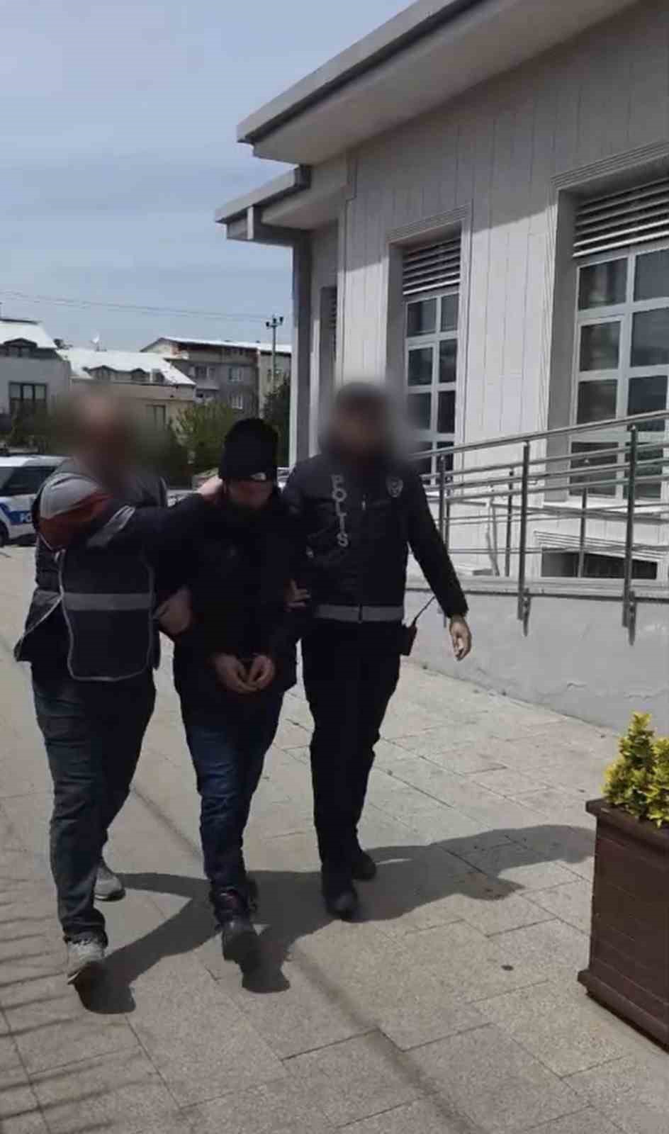 Bursa&rsquo;da aranması olan 3 şahıs yakalandı
