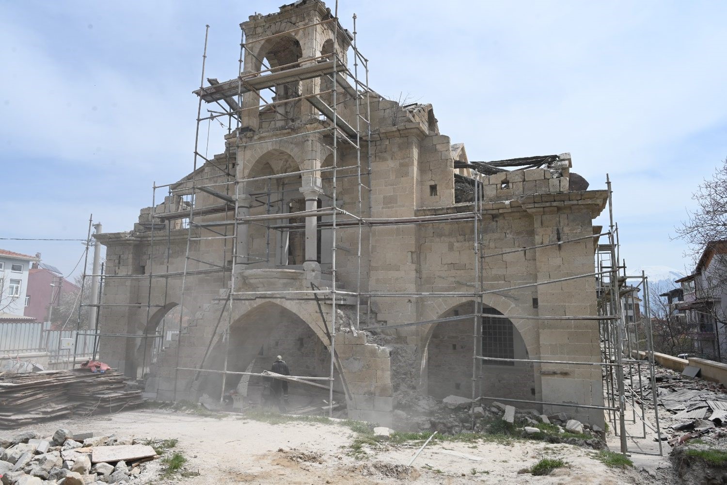 Tarihi Aya Yorgi Kilisesi kütüphane ve endemik bitkiler araştırma merkezine dönüşüyor