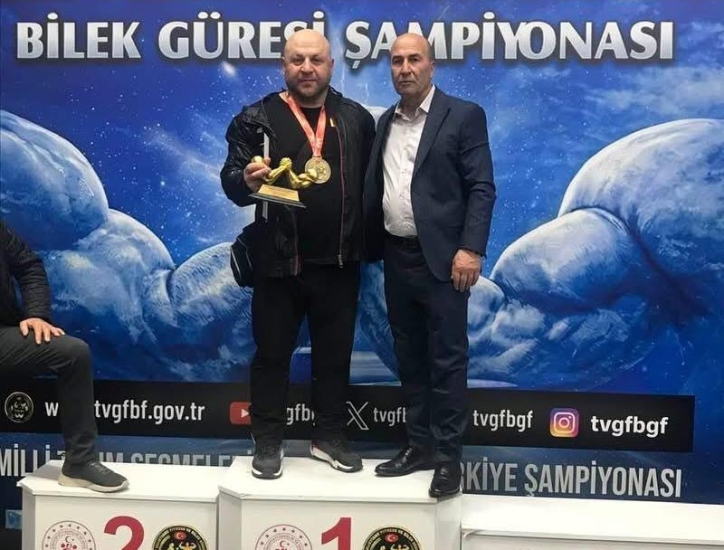 Bayburtlu sporcular Yalova&rsquo;dan 2 şampiyonlukla d&ouml;nd&uuml;
