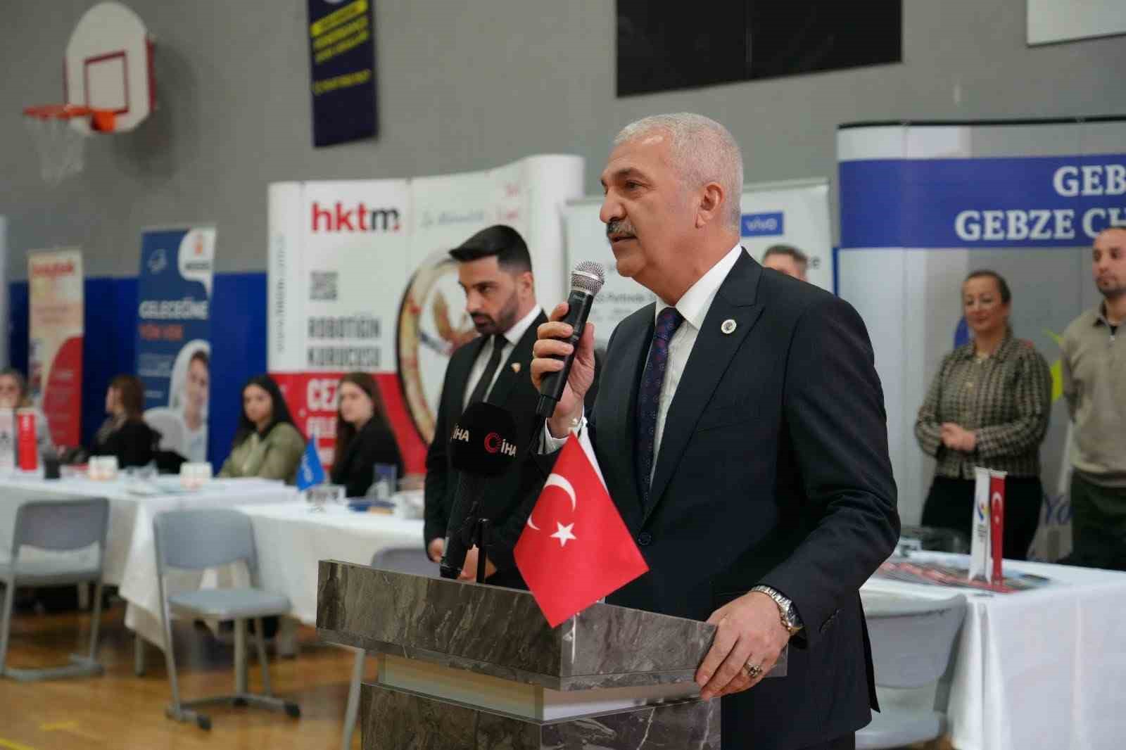 Sanayinin kalbi Gebze&rsquo;de geleceğin ustaları iş d&uuml;nyasıyla buluştu
