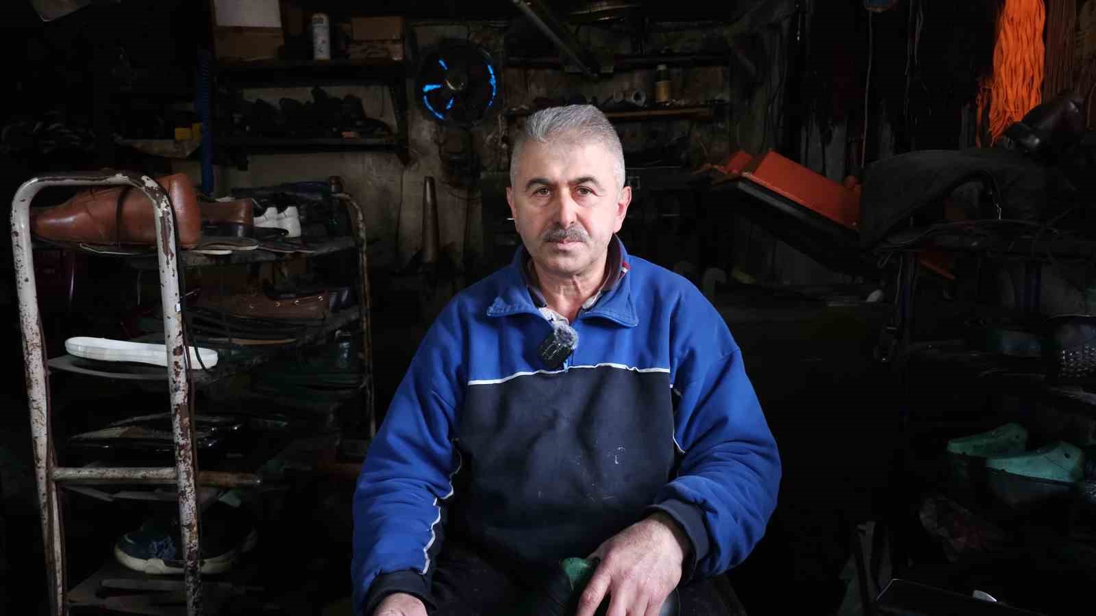 Zonguldak&rsquo;ın son ayakkabı imalat&ccedil;ısı 26 yıllık at&ouml;lyesinde teknolojiyle yarışıyor
