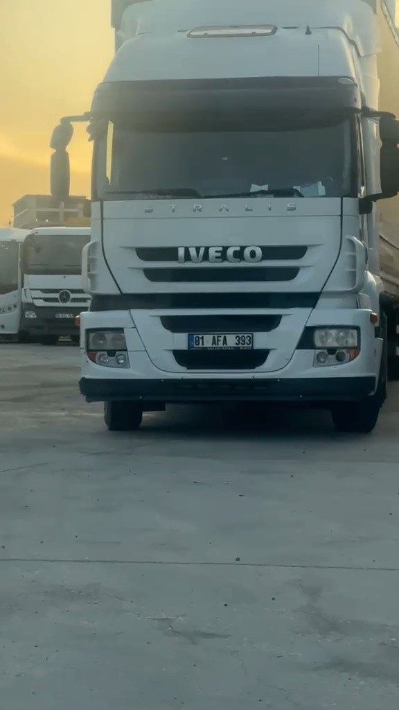 İkiz plakalı tır, vatandaşın dikkati sayesinde yakalandı