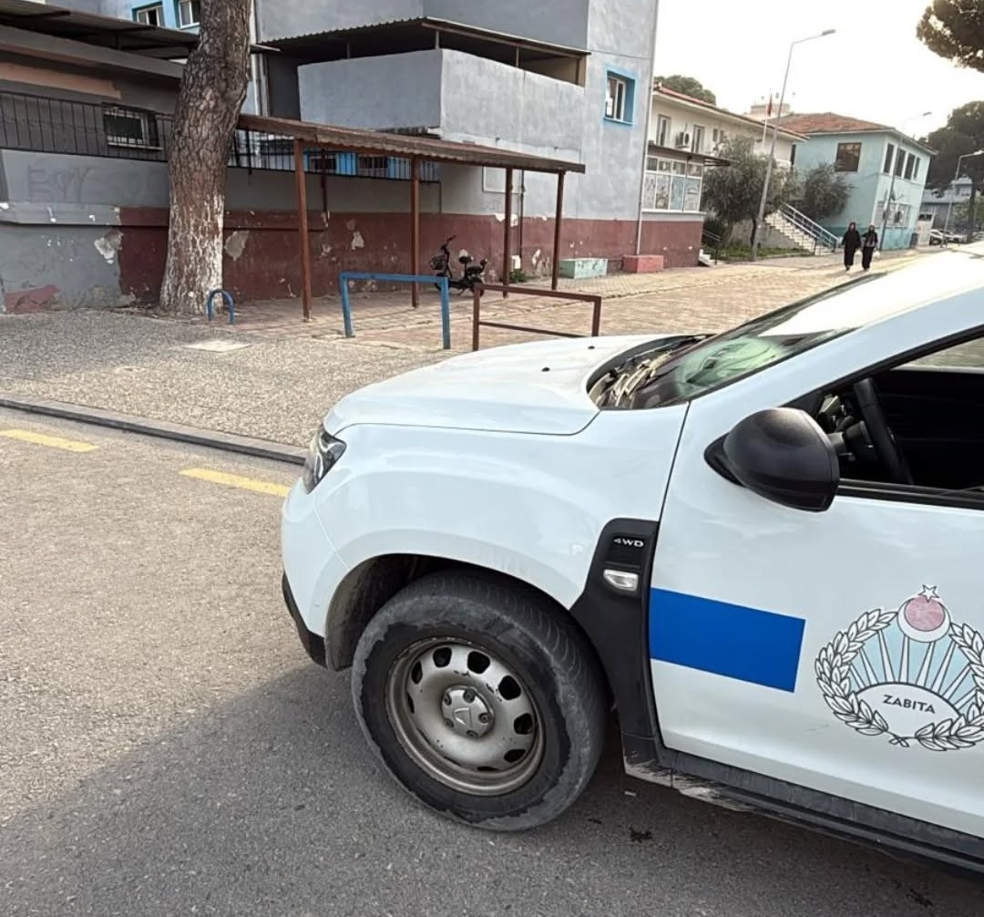 T&uuml;rkiye&rsquo;ye &ouml;rnek olacak uygulama s&uuml;r&uuml;yor: "Zabıta ekiplerinin okul n&ouml;beti"
